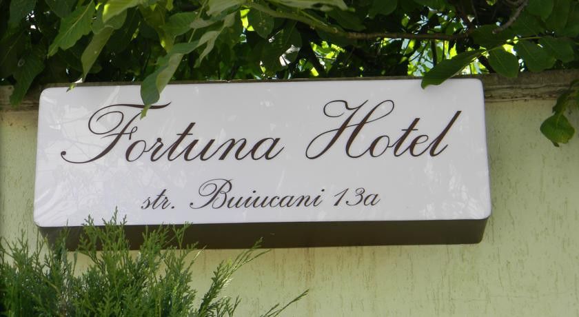 Fortuna Hotel Chisinau Exterior foto